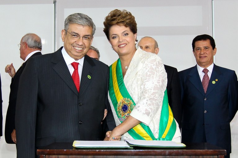 Presidenta Dilma empossa o ministro da Previdência Social, Garibaldi Alves