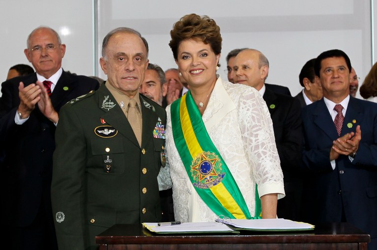 Presidenta Dilma empossa o ministro-chefe do Gabinete de Segurança Institucional da Presidência da República, José Elito Carvalho Presidenta Dilma empossa o ministro-chefe do Gabinete de Segurança Institucional da Presidência da República, José Elito Carvalho