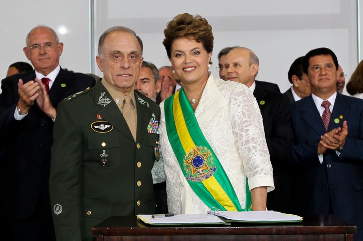 Presidenta Dilma empossa o ministro-chefe do Gabinete de Segurança Institucional da Presidência da República, José Elito Carvalho