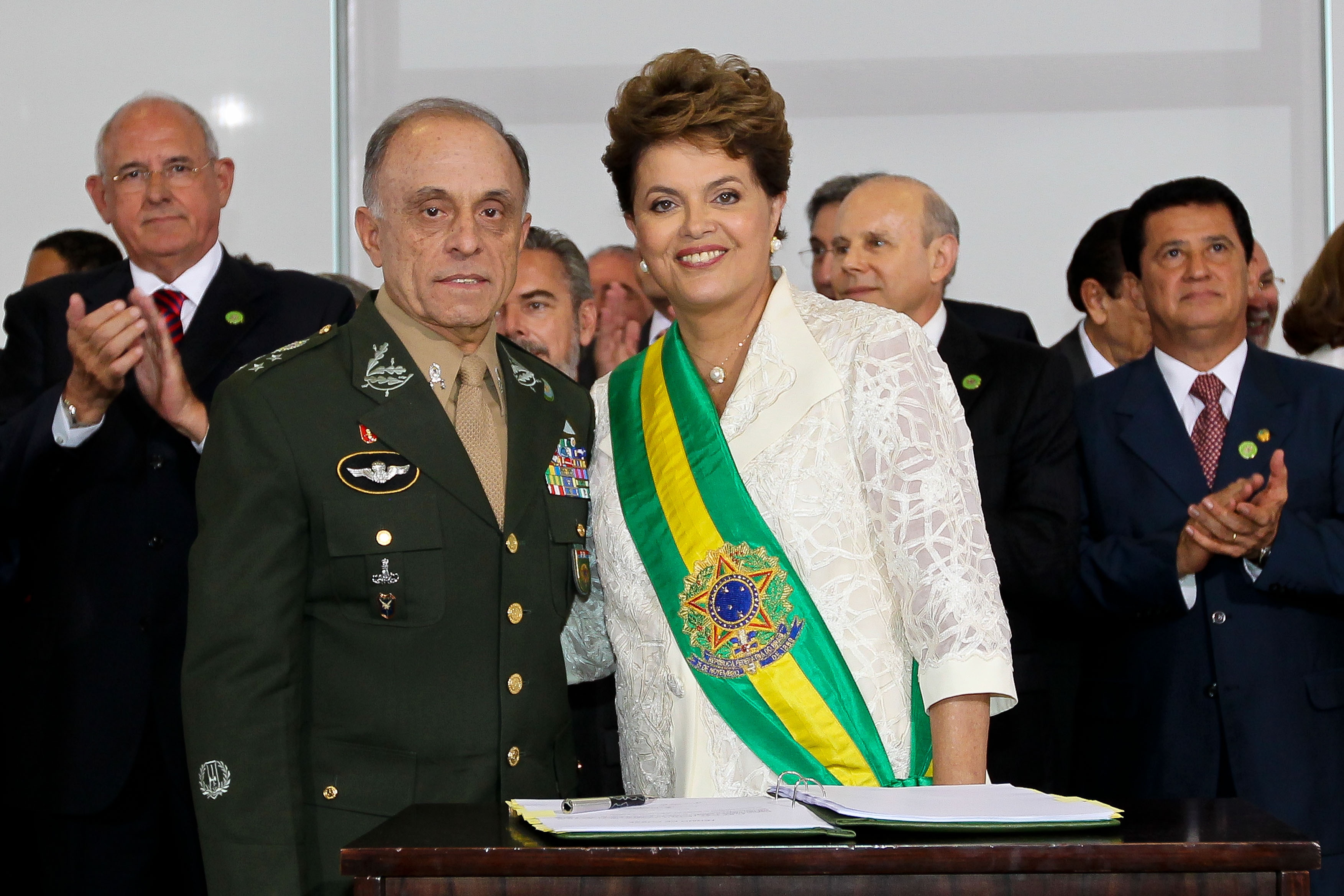 Presidenta Dilma empossa o ministro-chefe do Gabinete de Segurança Institucional da Presidência da República, José Elito Carvalho