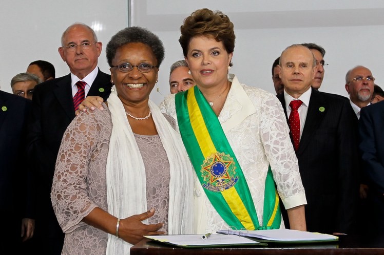 Presidenta Dilma empossa a ministra-chefe da Secretaria de Políticas de Promoção da Igualdade Racial da Presidência da República, Luiza Helena de Bairros