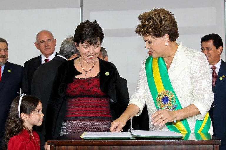 Presidenta Dilma Rousseff empossa a ministra do Desenvolvimento Social e Combate à Fome, Tereza Campello