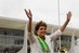Presidenta Dilma Rousseff acena para populares na saída do Palácio do Planalto após cerimônia de posse 2