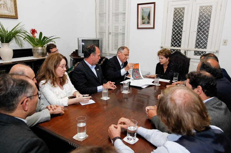 Presidenta Dilma Rousseff durante reunião de coordenação 03