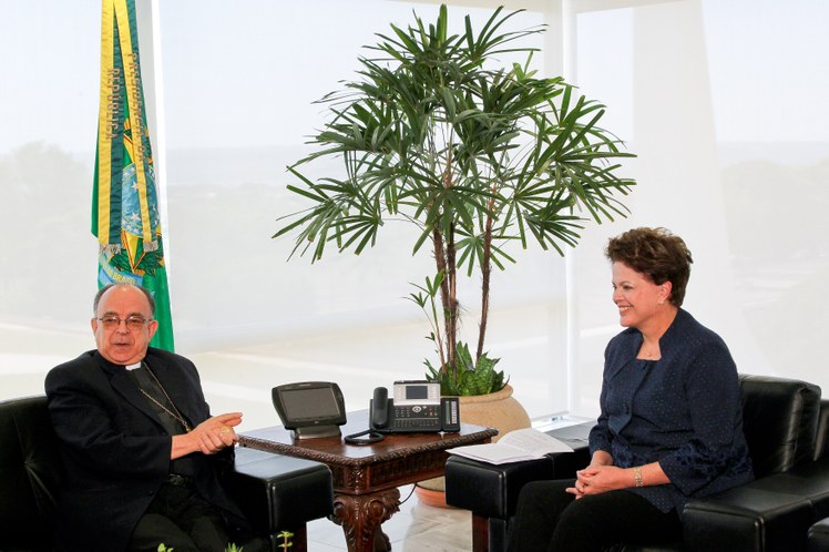 Presidenta Dilma Rousseff recebe Dom Raymundo Damasceno Assis, presidente da Conferência Nacional dos Bispos do Brasil 2