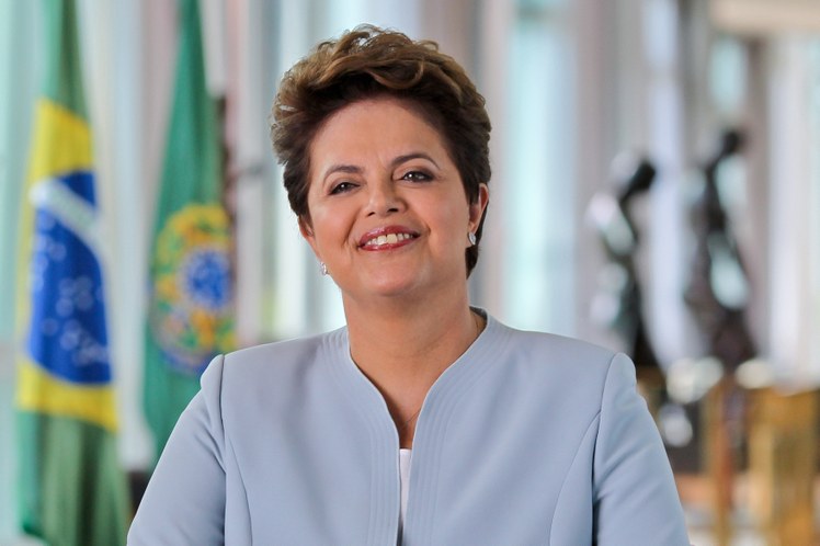 Dilma em gravação do pronunciamento à nação em cadeia nacional de rádio e televisão 4