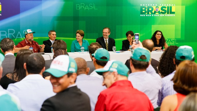 Representantes da Confederação Nacional dos Trabalhadores na Agricultura (Contag) - 02