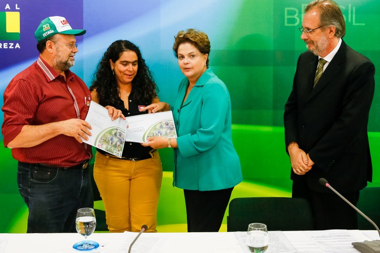 Representantes da Confederação Nacional dos Trabalhadores na Agricultura (Contag) - 01