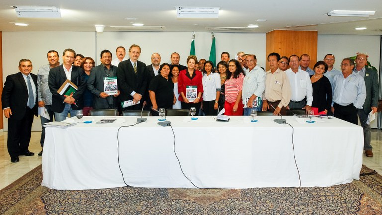 Representantes da Confederação Nacional dos Trabalhadores na Agricultura - Contag - 05