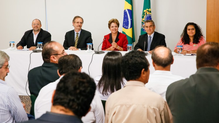 Representantes da Confederação Nacional dos Trabalhadores na Agricultura - Contag - 01