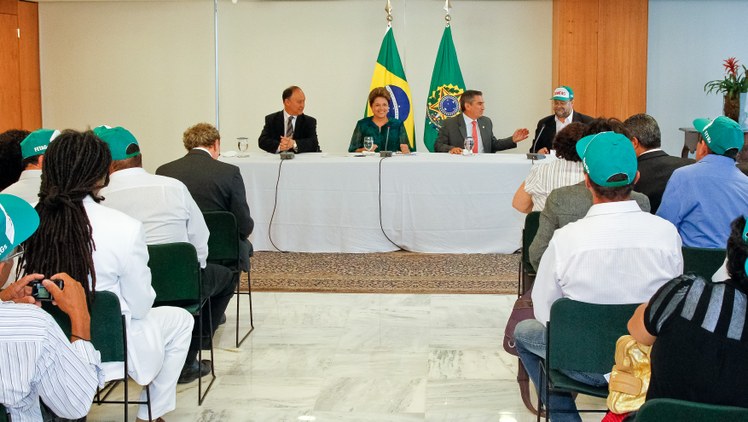 Representantes da Confederação Nacional dos Trabalhadores na  Agricultura (Contag) - 01
