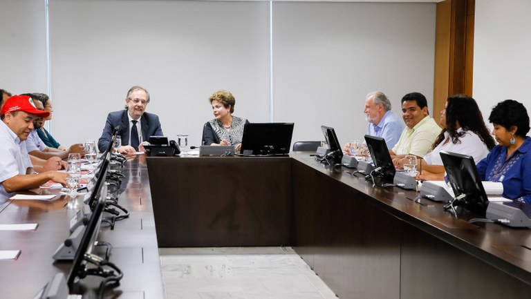 Representantes do Movimento dos Trabalhadores Sem Terra - MST - 02