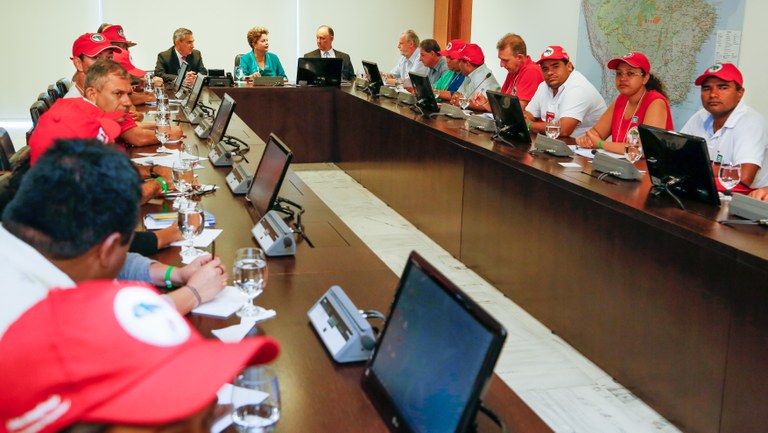 Representantes do Movimento dos Trabalhadores Sem Terra - MST - 03