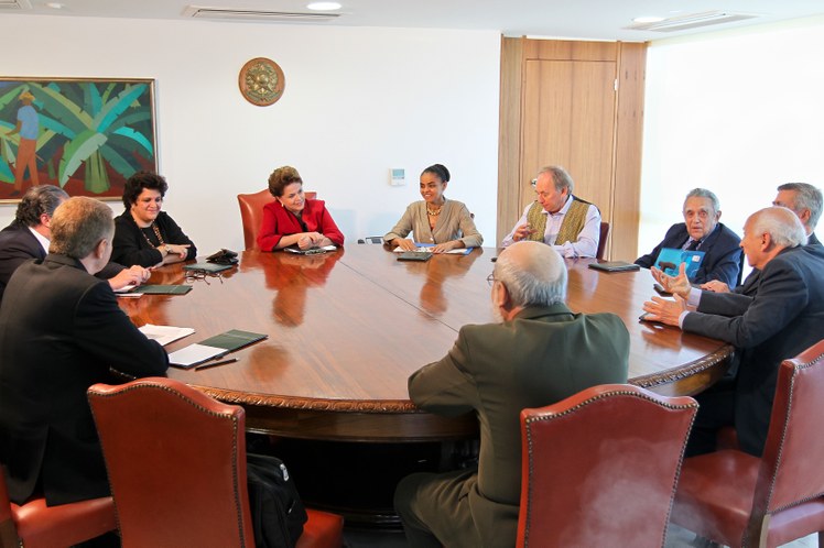 Presidenta recebe ministra Izabella Teixeira e ex-ministros do Meio Ambiente