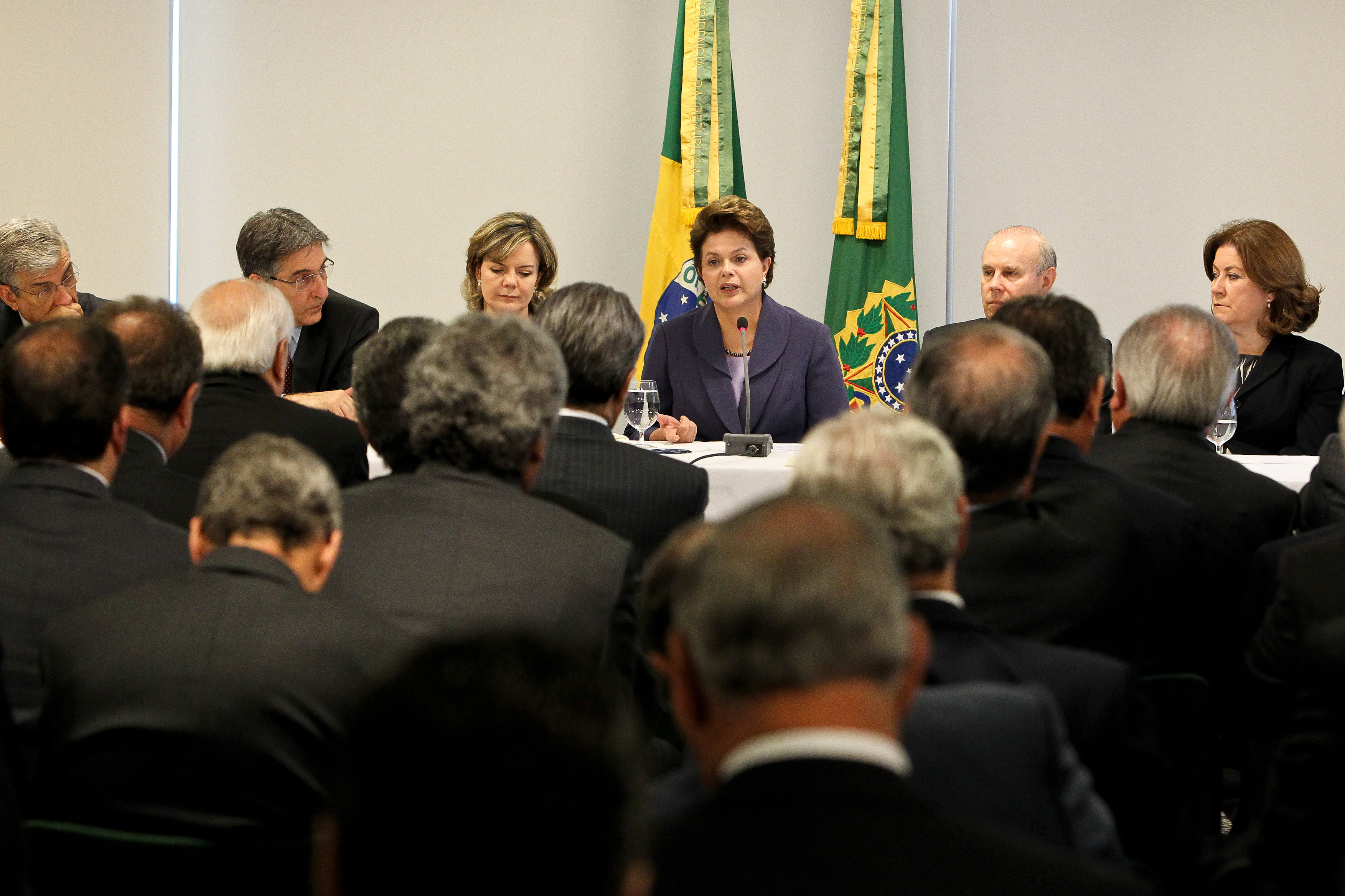 Presidenta durante reunião do Fórum Nacional da Indústria 3