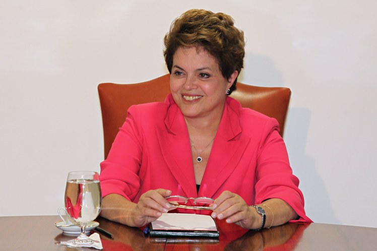 Presidenta Dilma Rousseff em reunião de coordenação com ministros no Palácio do Planalto