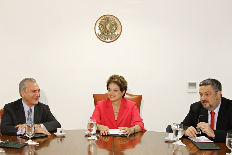 Dilma e o vice-presidente Michel Temer durante reunião de coordenação 1