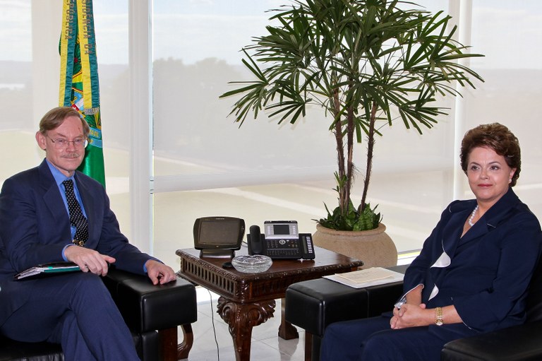 Presidenta Dilma Rousseff durante reunião com o presidente do Banco Mundial, Robert Zoellick