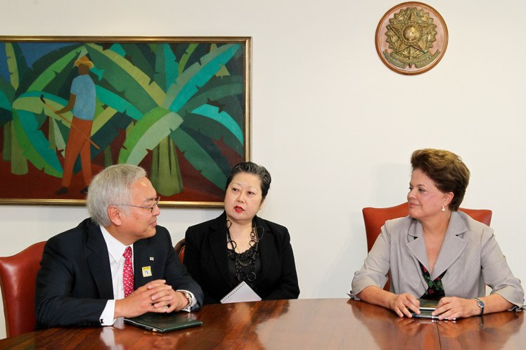 Reunião com o presidente mundial da Toshiba Corporation