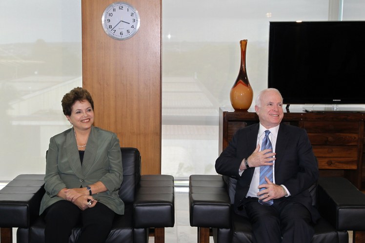 Dilma Rousseff recebe o senador dos Estados Unidos da América, John McCain, no Palácio do Planalto 2
