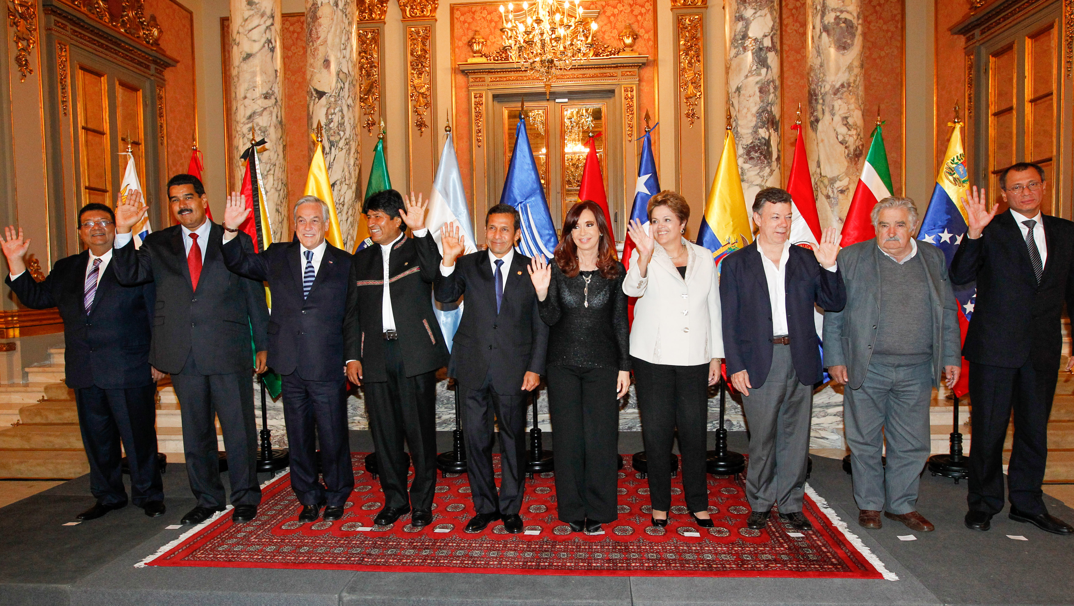 Foto Oficial da Reunião da Cúpula Extraordinária da Unasul - 01