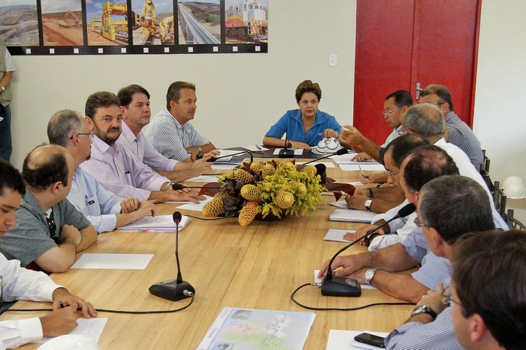 Reunião de trabalho no canteiro industrial da Ferrovia Transnordestina - 2
