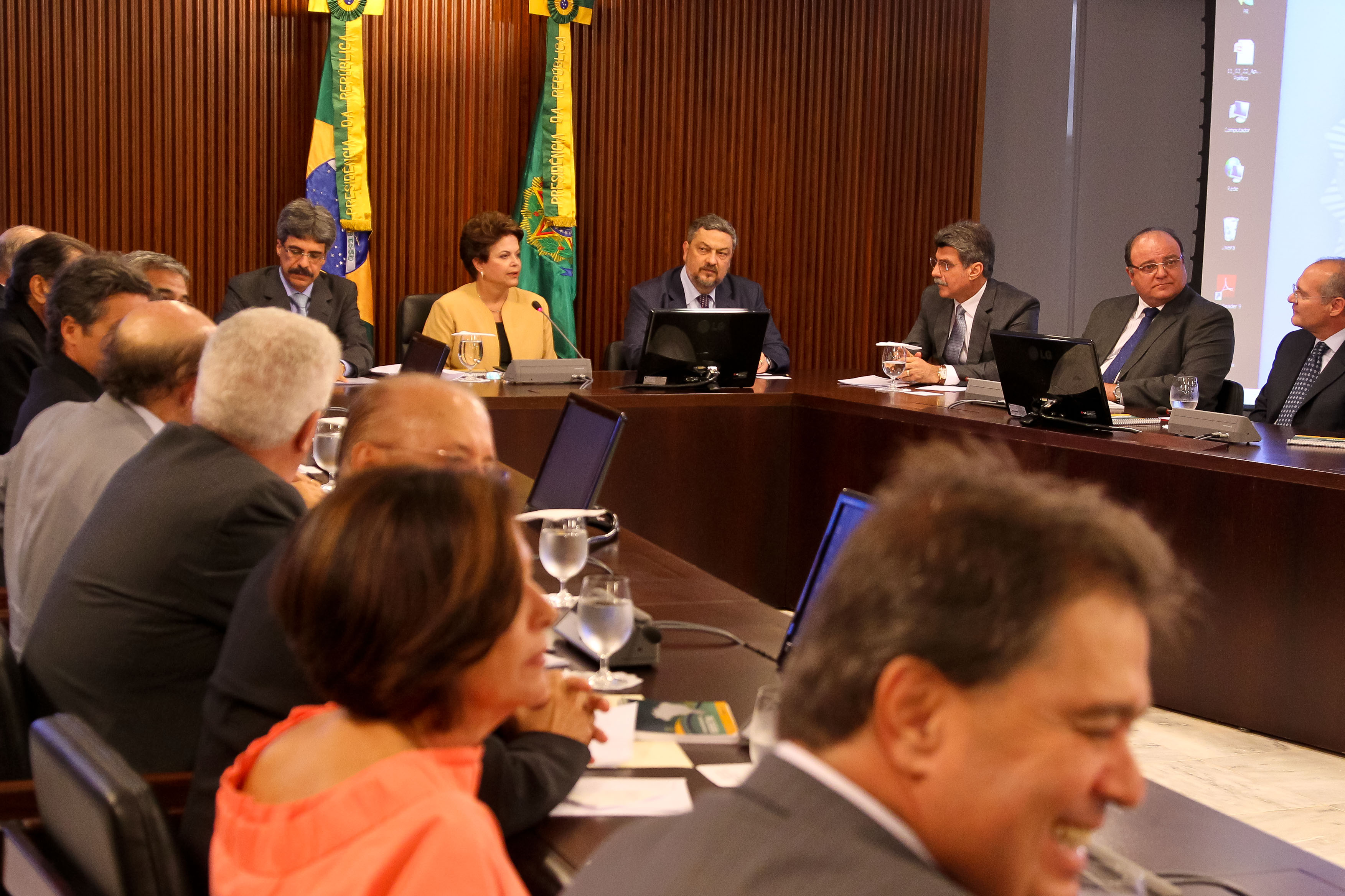 Presidenta Dilma Rousseff em reunião do Conselho Político no Palácio do Planalto 3