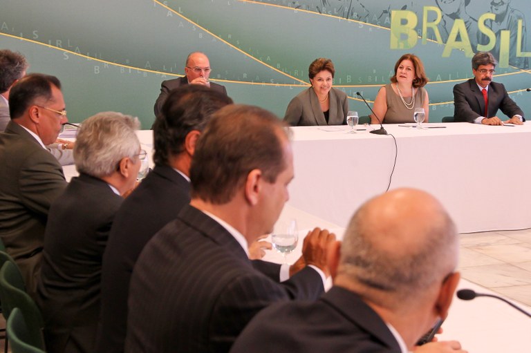 Dilma Rousseff durante reunião do PAC Mobilidade Grandes Cidades 4