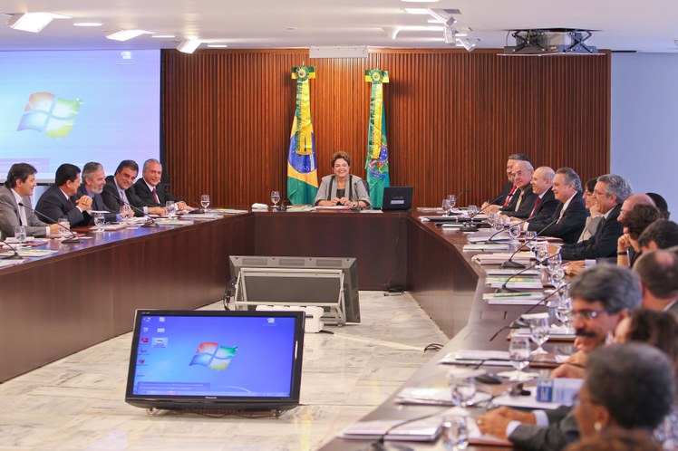 Dilma Rousseff durante reunião ministerial no Palácio do Planalto 3