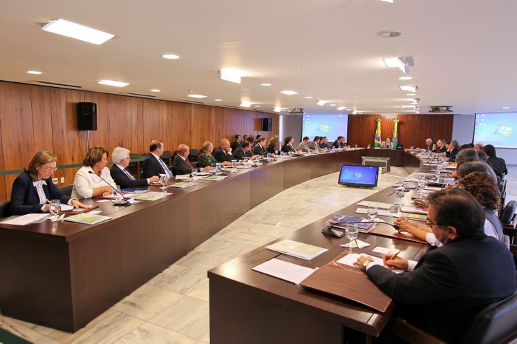 Dilma Rousseff durante reunião ministerial no Palácio do Planalto 2