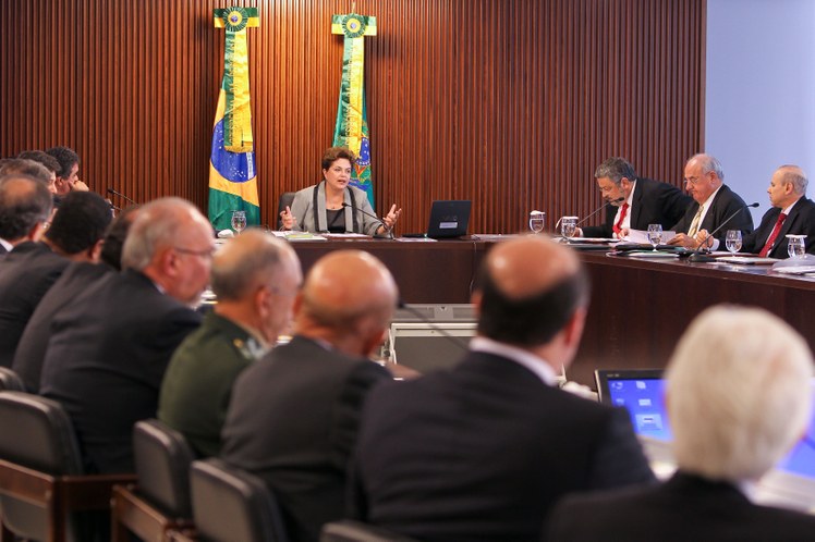 Dilma Rousseff durante reunião ministerial no Palácio do Planalto 4