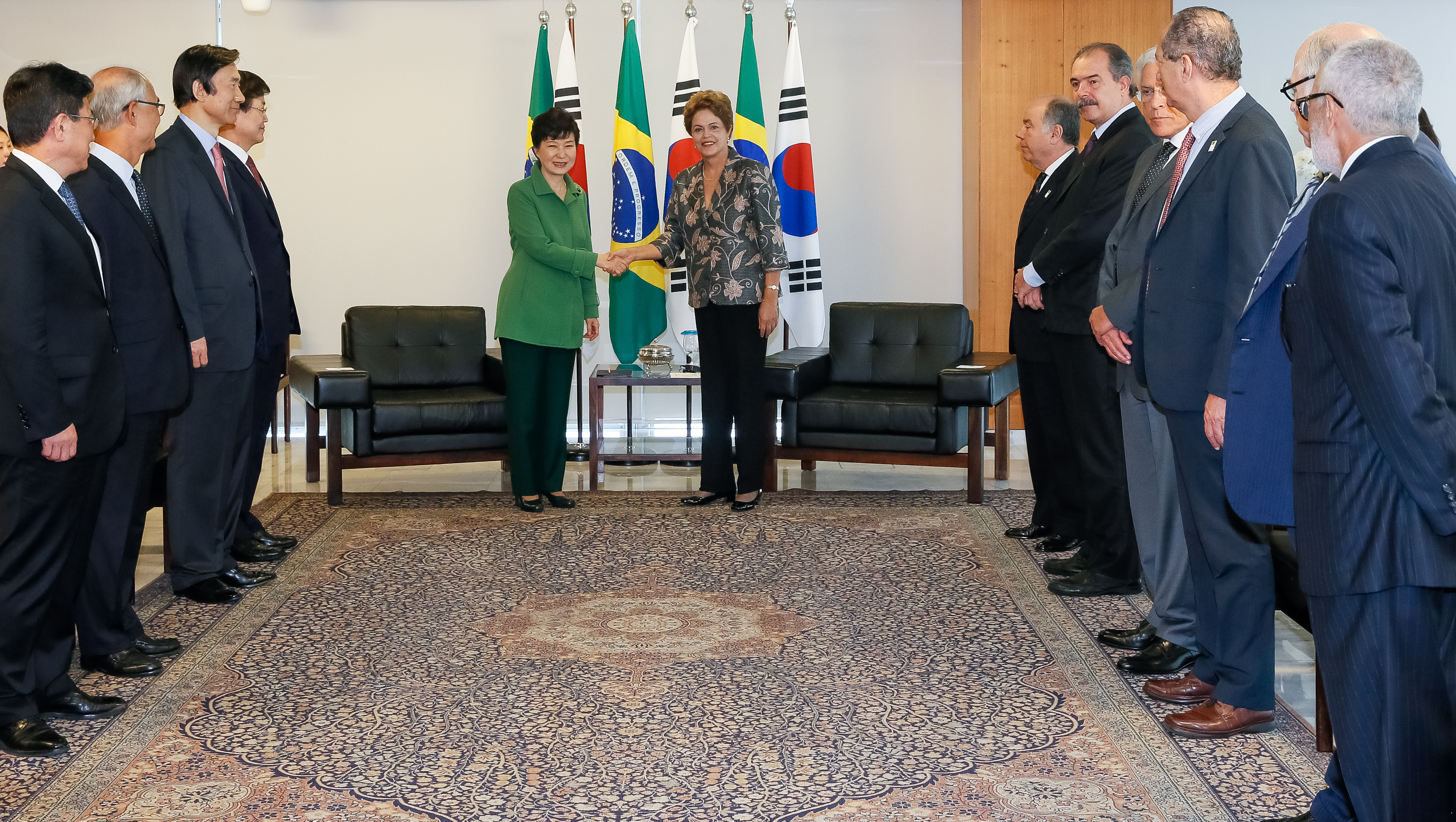Reunião privada com a Presidente da República da Coreia, Park Geun-hye - 02