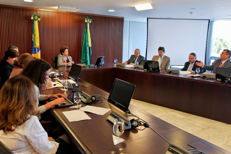 Dilma Rousseff durante reunião sobre o programa Brasil sem Miséria 4