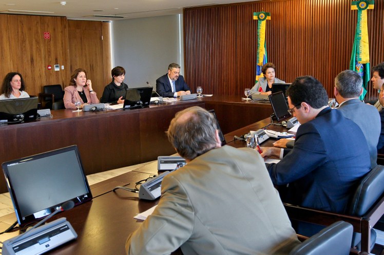 Dilma Rousseff durante reunião sobre o programa Brasil sem Miséria 1