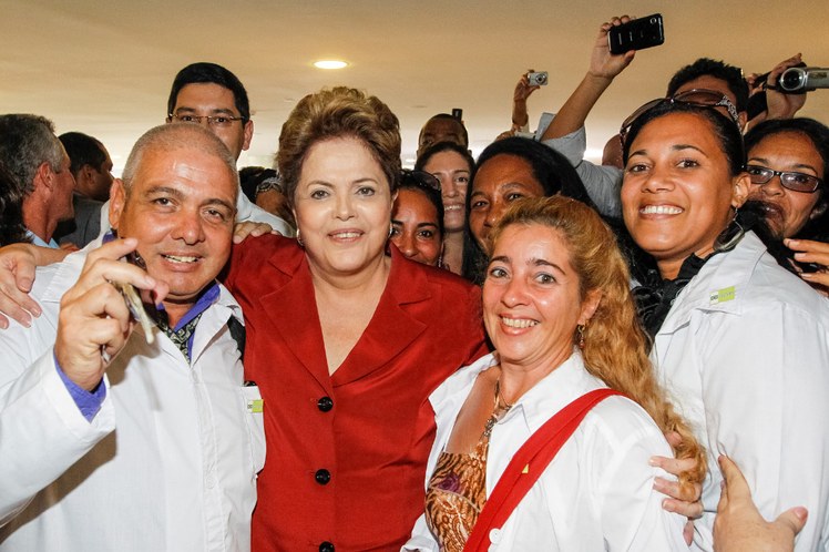 Sanção da Lei que institui o Programa Mais Médicos