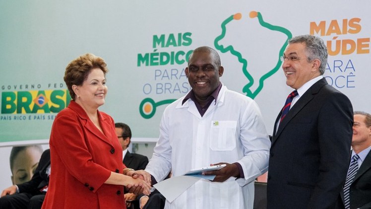 Sanção da Lei que institui o Programa Mais Médicos