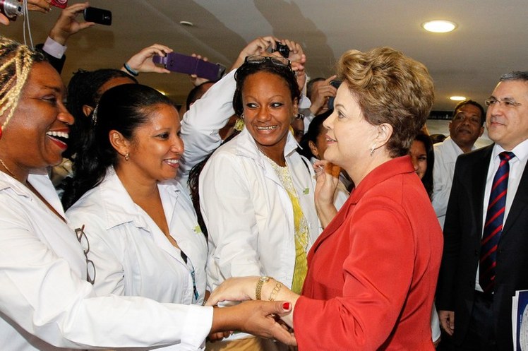 Sanção da Lei que institui o Programa Mais Médicos
