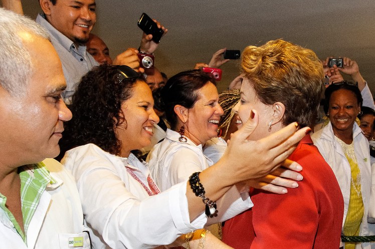 Sanção da Lei que institui o Programa Mais Médicos