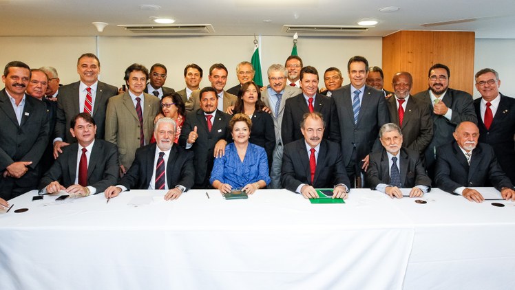 Sanção das leis que criam as Universidades Federais do sul da Bahia (UFESBA), do oeste da Bahia (UFOB), do sul  e sudeste do Pará (UNIFESSPA) e do Cariri/CE (UFCA) - 07