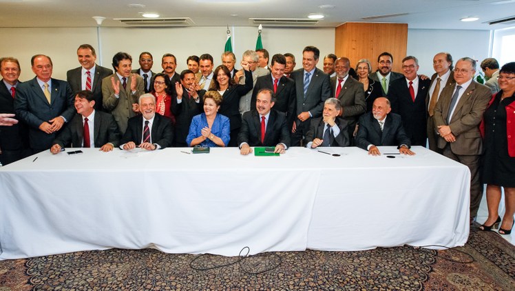Sanção das leis que criam as Universidades Federais do sul da Bahia (UFESBA), do oeste da Bahia (UFOB), do sul  e sudeste do Pará (UNIFESSPA) e do Cariri/CE (UFCA) - 08