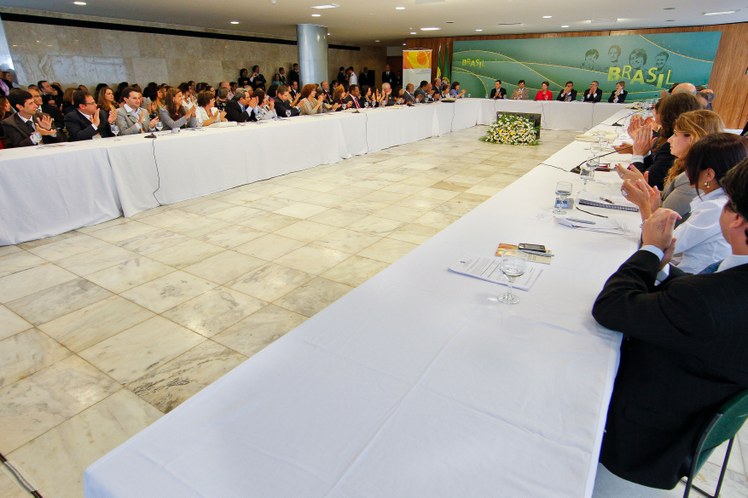 Presidenta Dilma Rousseff participa de abertura do seminário de implantação, no Palácio do Planalto 3