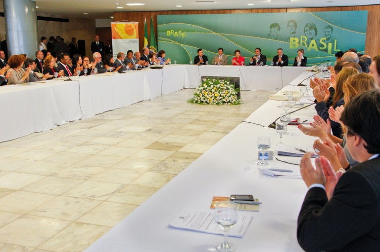 Presidenta Dilma Rousseff participa de abertura do seminário de implantação, no Palácio do Planalto 1 Presidenta Dilma Rousseff participa de abertura do seminário de implantação, no Palácio do Planalto 1