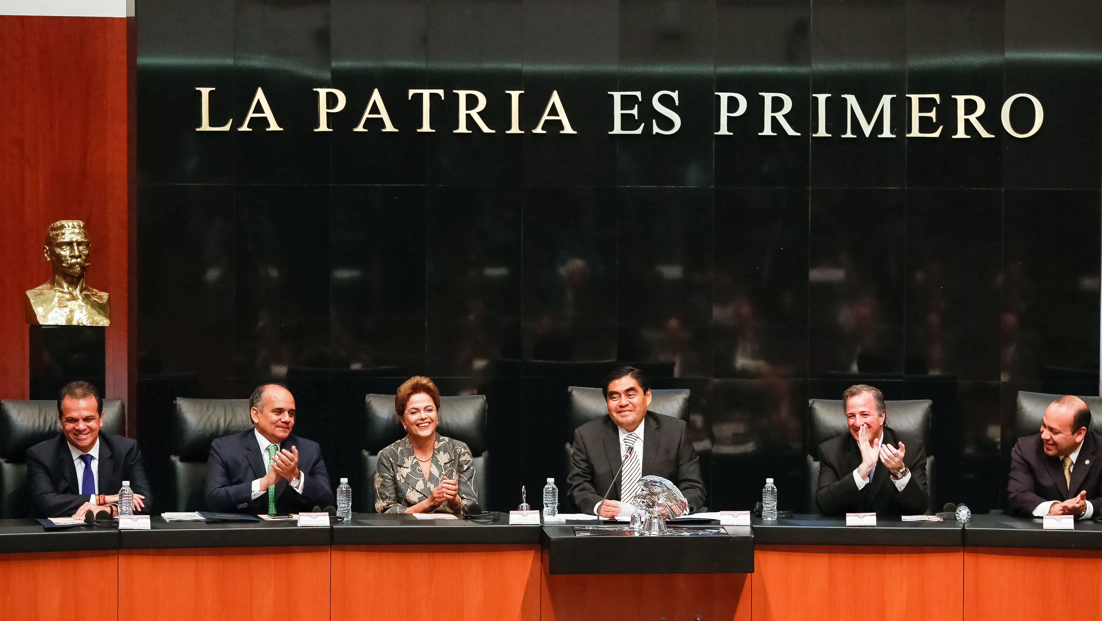 Sessão solene da Comissão Permanente do Congresso da União em homenagem à Presidenta da República - 01