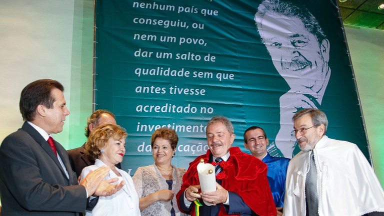 Sessão Solene do Conselho Universitário da UF-ABC para entrega do título Doutor Honoris Causa ao ex-presidente Luiz Inácio Lula da Silva - 04