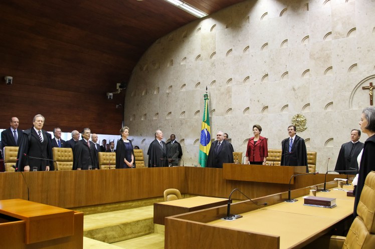 Dilma Rousseff, o presidente do Supremo Tribunal Federal, Cezar Peluso, e demais ministros durante solenidade de abertura do ano judiciário 4