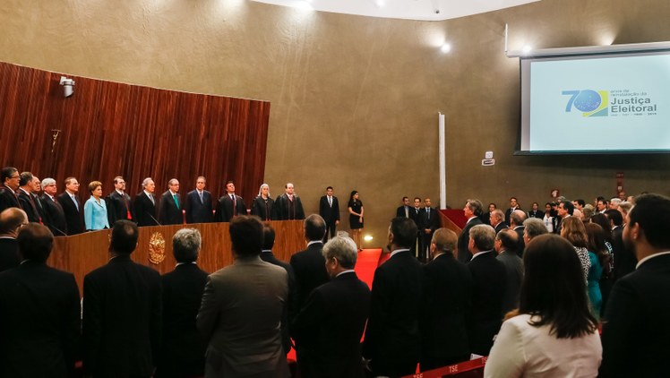 Solenidade em comemoração aos 70 anos de reinstalação da Justiça Eleitoral - 03