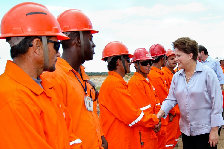 Presidenta Dilma Rousseff cumprimenta trabalhadores 3