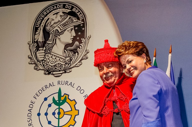 Título de Doutor Honoris Causa das universidades públicas fluminenses ao ex-presidente Luiz Inácio Lula da Silva - 02 Título de Doutor Honoris Causa das universidades públicas fluminenses ao ex-presidente Luiz Inácio Lula da Silva - 02