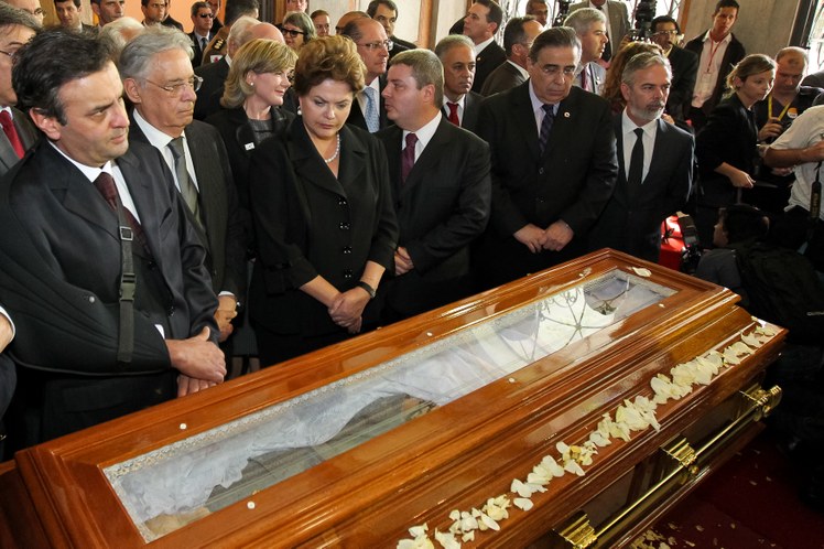 Dilma Rousseff durante velório do senador Itamar Franco 2