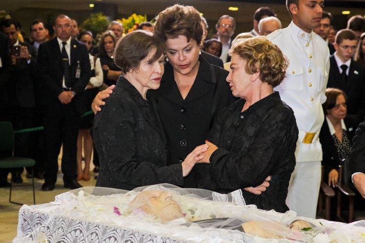 Dilma, Marisa Letícia e Mariza Gomes durante velório de José Alencar